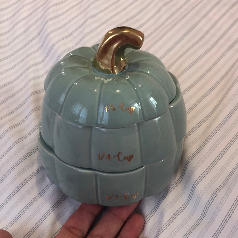 Measuring pumpkins